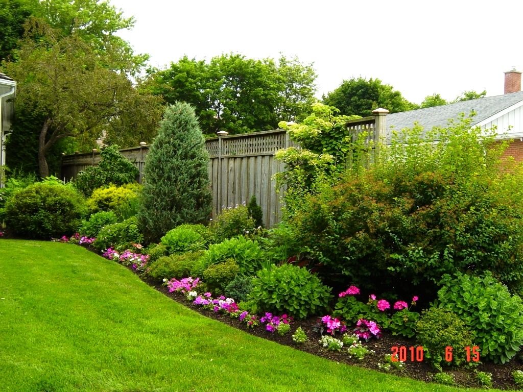 20 Awesome Landscaping Ideas For Your Backyard