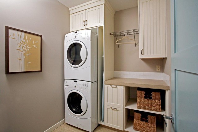 traditional-laundry-room