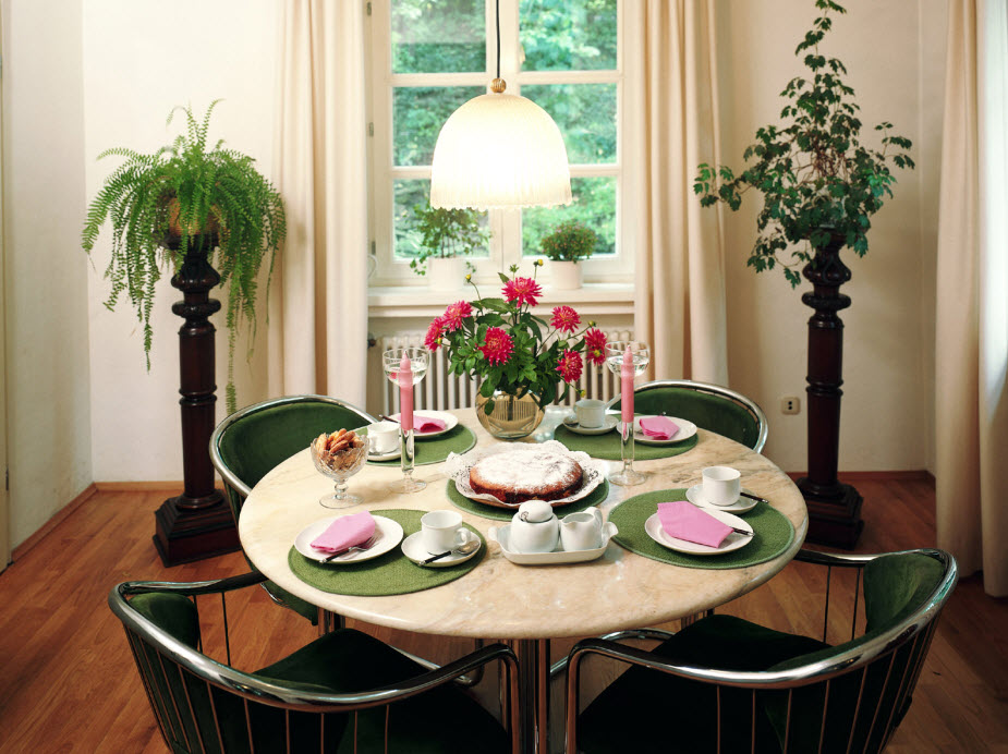 25 Elegant Dining Table Centerpiece Ideas