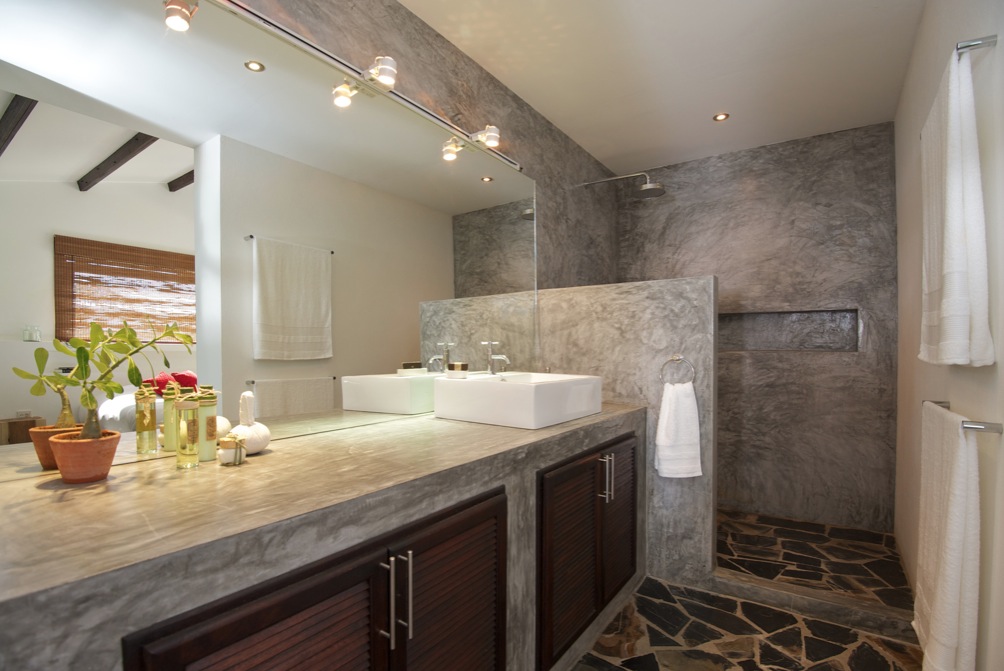 Concrete-vanity-unit-Mediterranean-style-bathroom