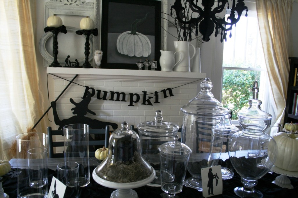 Halloween-Home-Decor-Ideas-with-Black-and-White-Theme