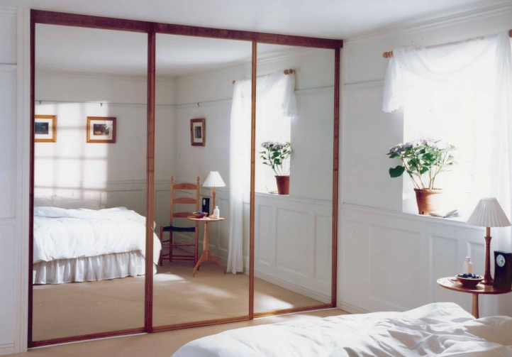 Photo-02-Sliding-Mirror-Closet-Doors-for-Bedrooms