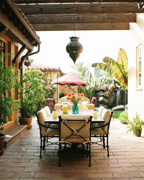 Tropical-Semi-Outdoor-Dining-Room-Ideas-of-Poppy-Montogmery-House