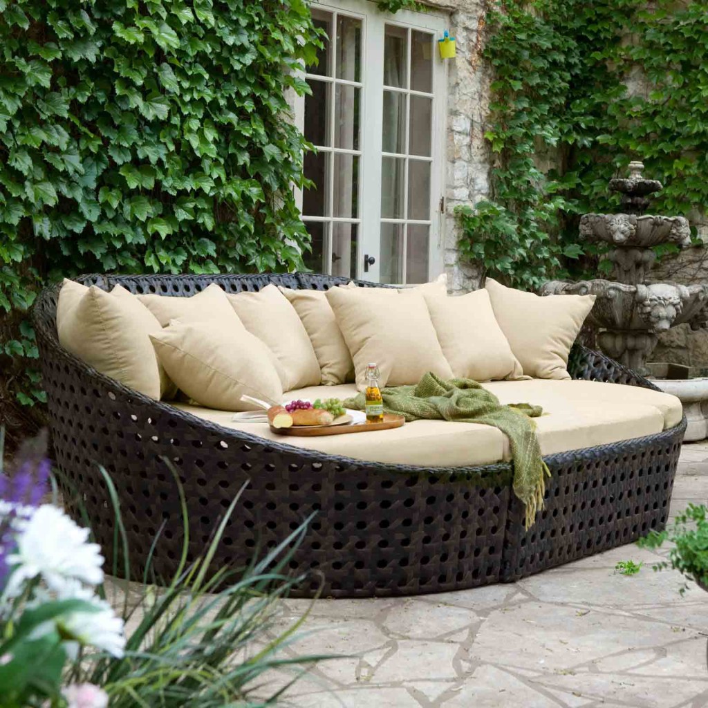 Wonderful-Outdoor-Furniture-Sets-Woven-Rattan-Sofa-Design-Ideas