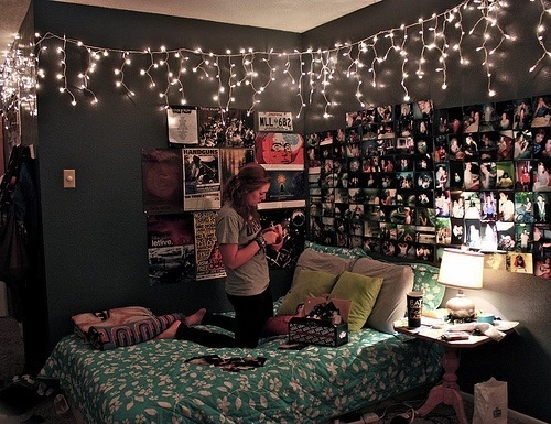 attractive-string-lights-for-a-bedroom-