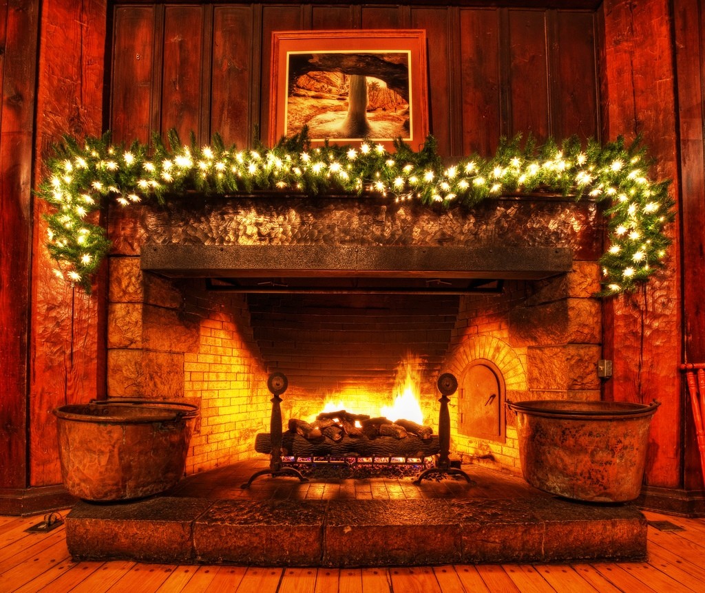 Fireplaces Decorated For Christmas 