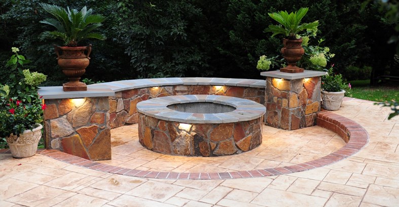 fire-pit-seat-wall-stamped-concrete-
