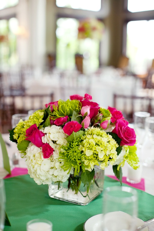 floral-centerpieces-for-spring-weddings