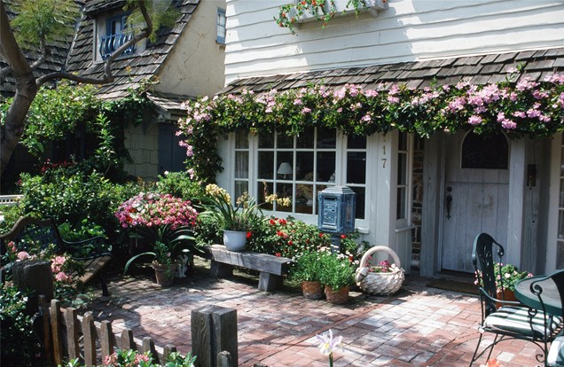 front-cottage-garden-maureen-gilmer_