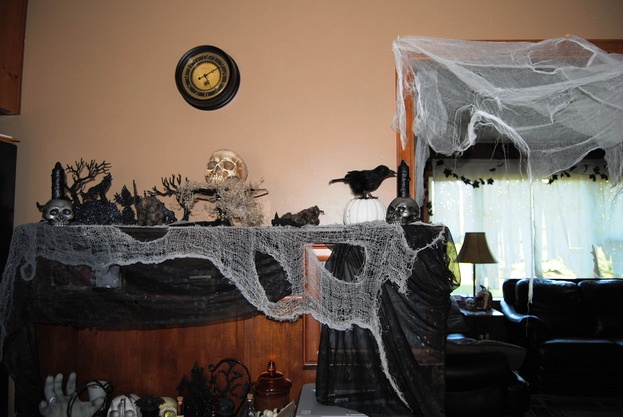 indoor-halloween-decorations-as-halloween-decorating-ideas