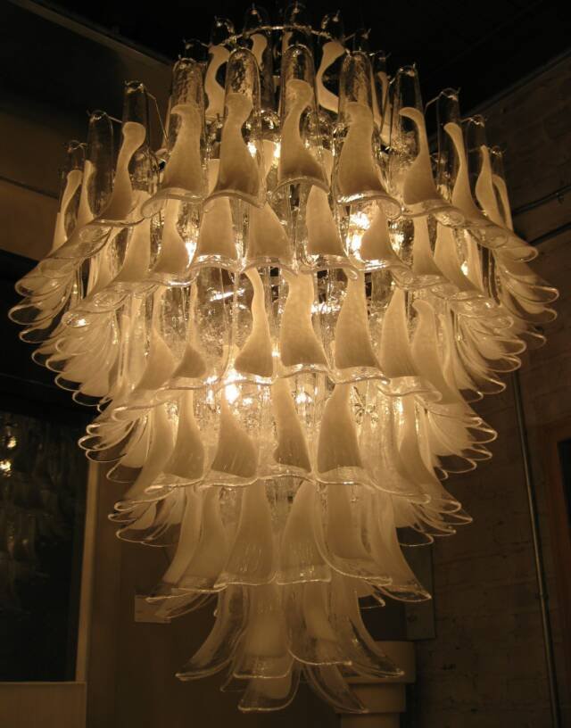royal Feather-Chandelier