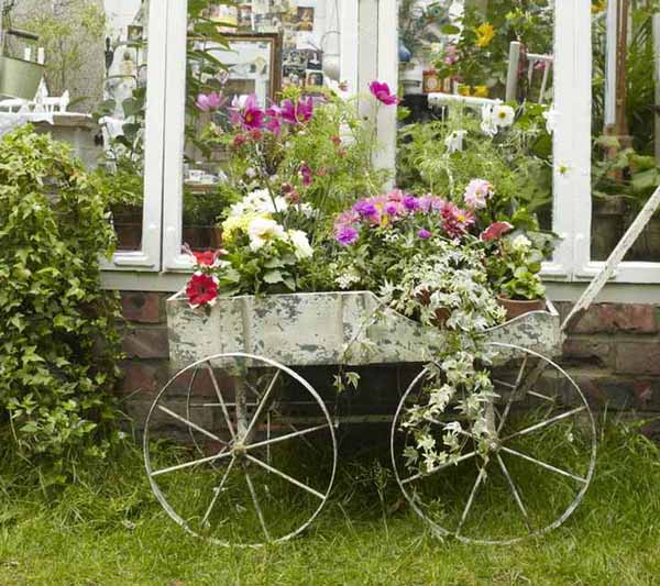 superior-antique-garden-decor-1-vintage-garden-decorating-ideas-