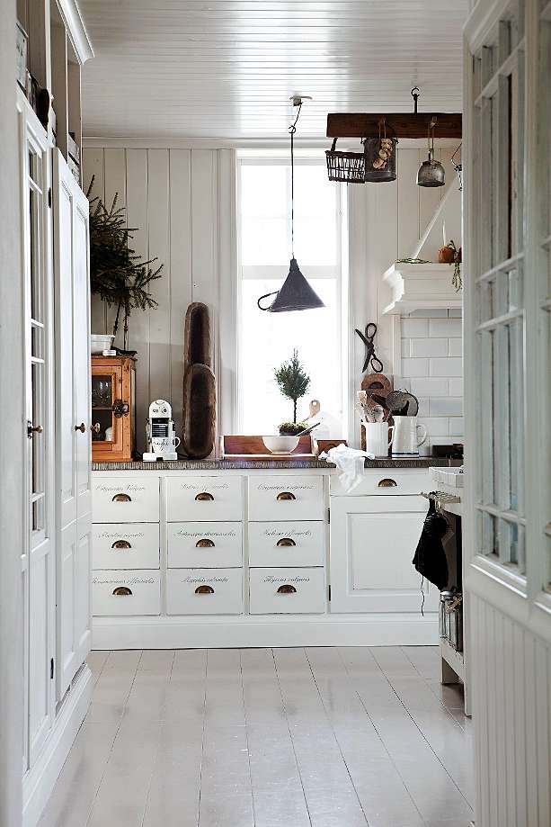 white-painted-scandinavian-kitchen