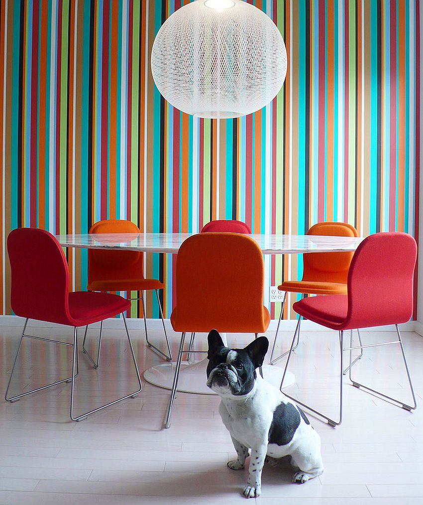 Bold-color-field-striped-wallpaper-in-the-contemporary-dining-room