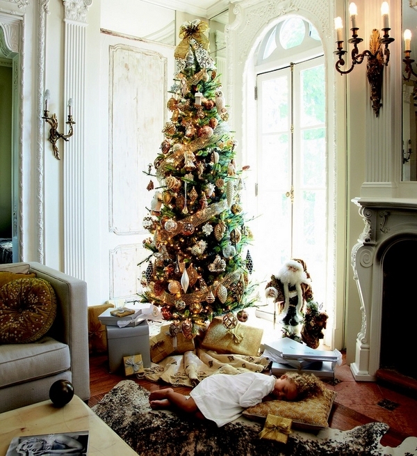 Pencil-christmas-tree-ideas-living-room-decoration-gold-ornaments