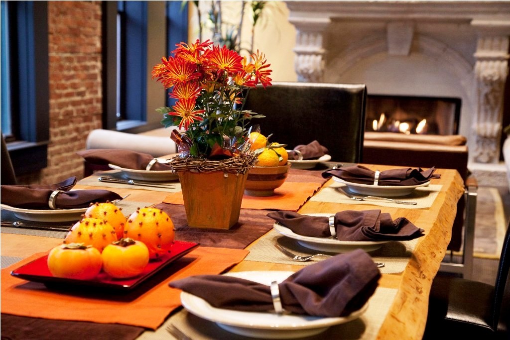 Thanksgiving_table_-_
