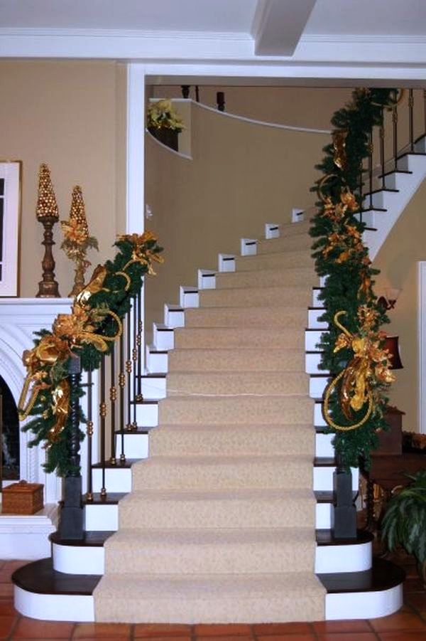staircase-for-christmas-decorating-ideas-
