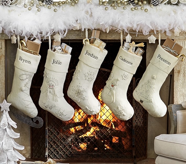 white-stockings-christmas-fireplace-decorating-ideas