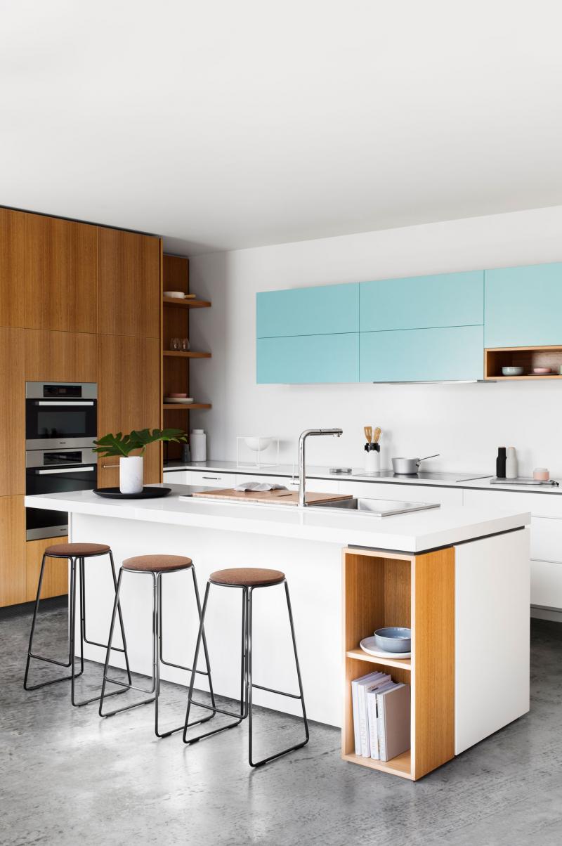 Cantilever-Interiors-kitchen-blue-timber-cabinets
