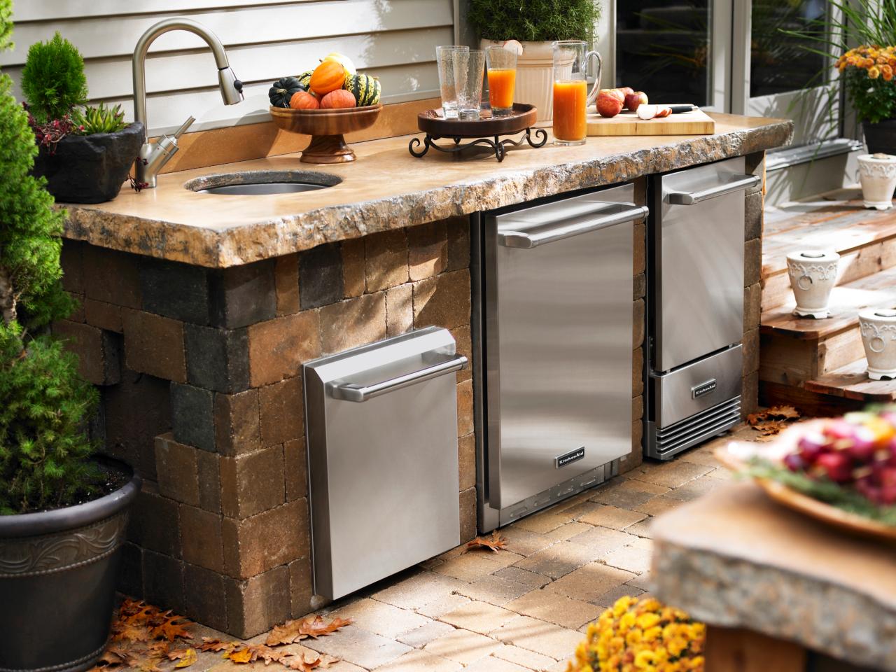 Covered Patio with Gray Outdoor Kitchen