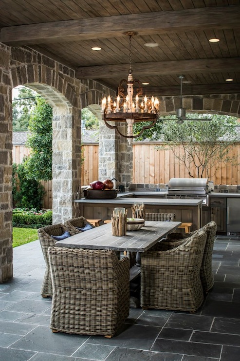 Outdoor KItchen Transitional