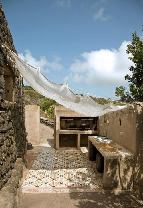 rustic outdoor kitchen