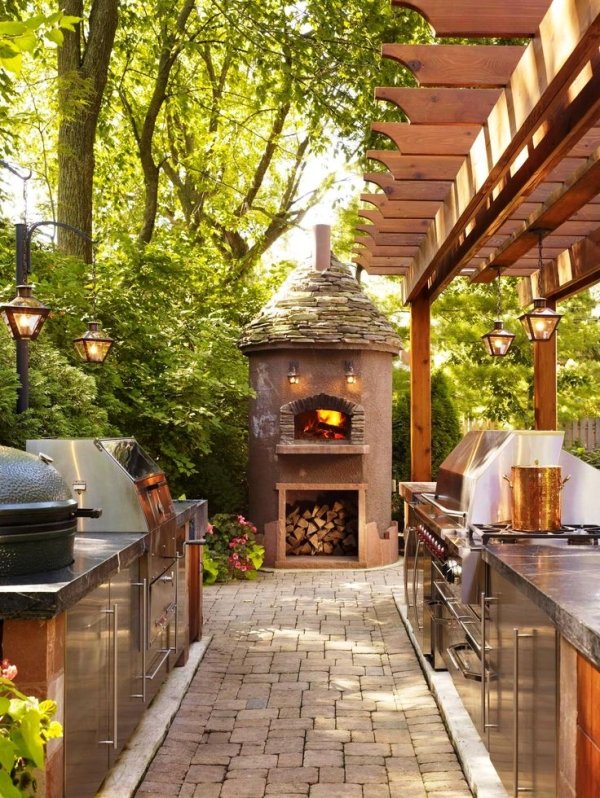 the Perfect Outdoor Kitchen