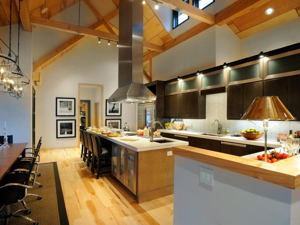 Kitchen With Large Island and Vaulted Ceilings