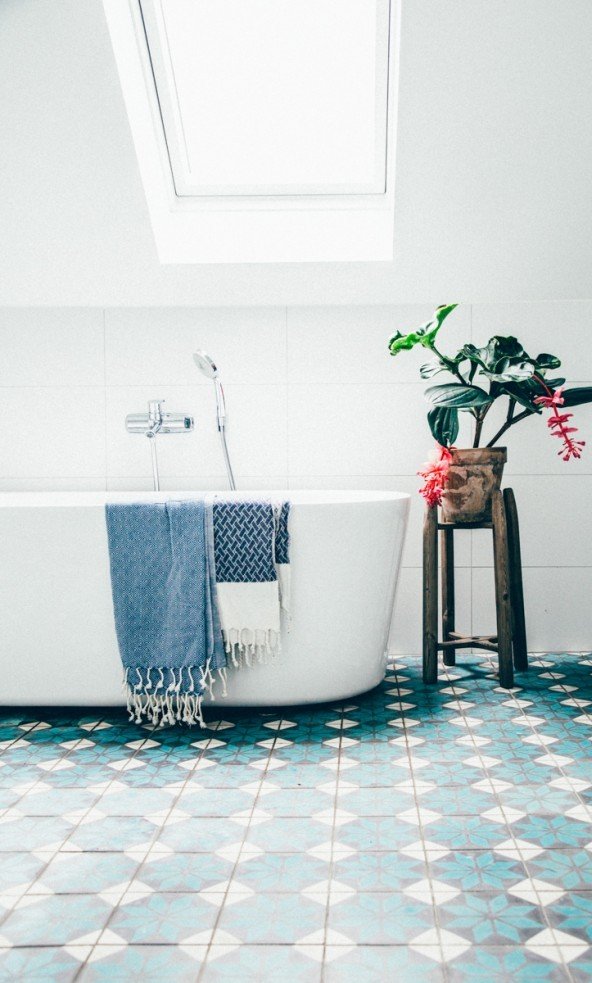 Colorful Flooring with bathtub