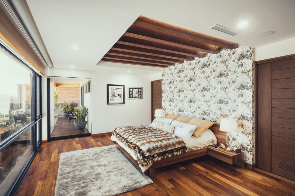 Stunning Modern Master Bedroom Decorating Idea