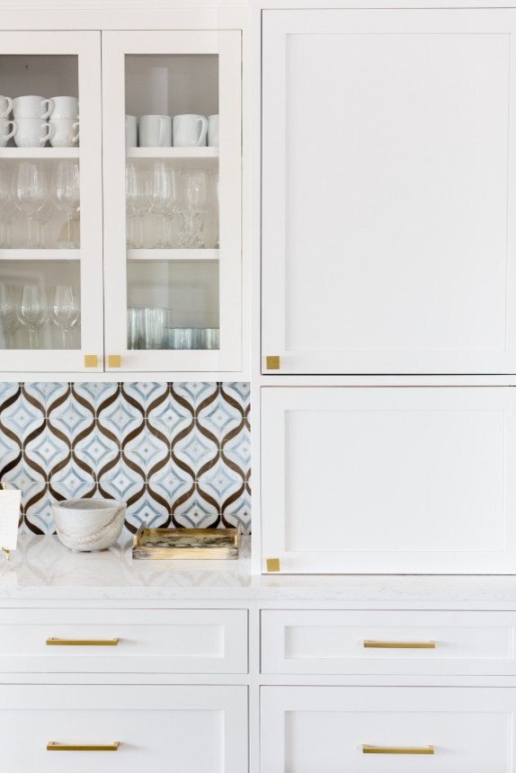 Contemporary Kitchen With Beautiful Cabinets