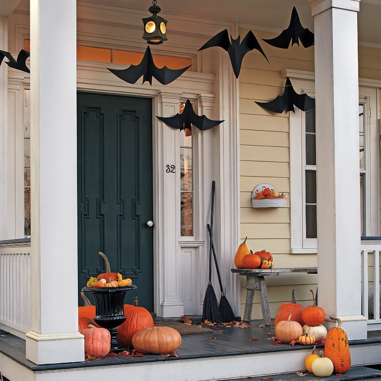 Classy Porch Halloween Decorations