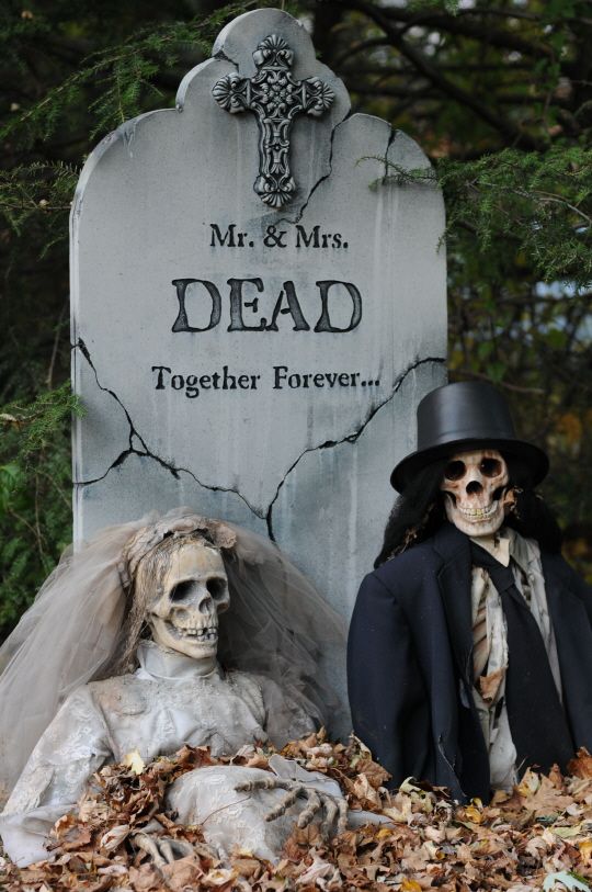 Funny Mr & Mrs Skeleton Tombstone