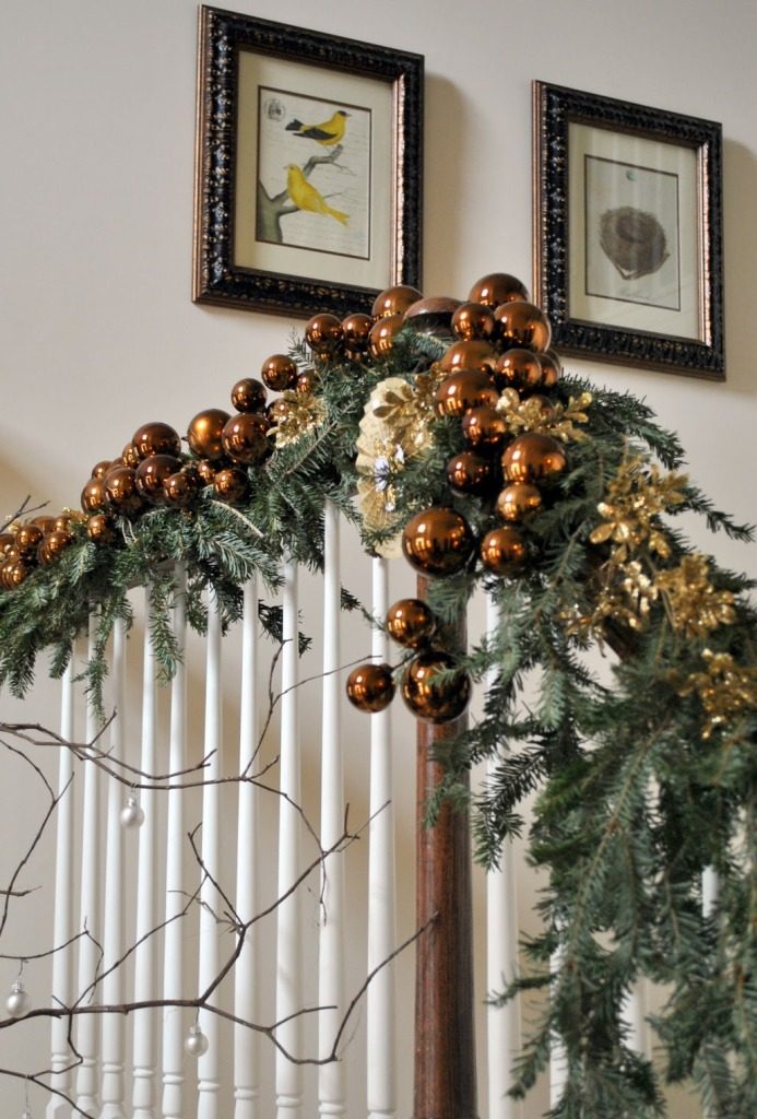 beautiful-christmas-stairs-decoration-ideas-1