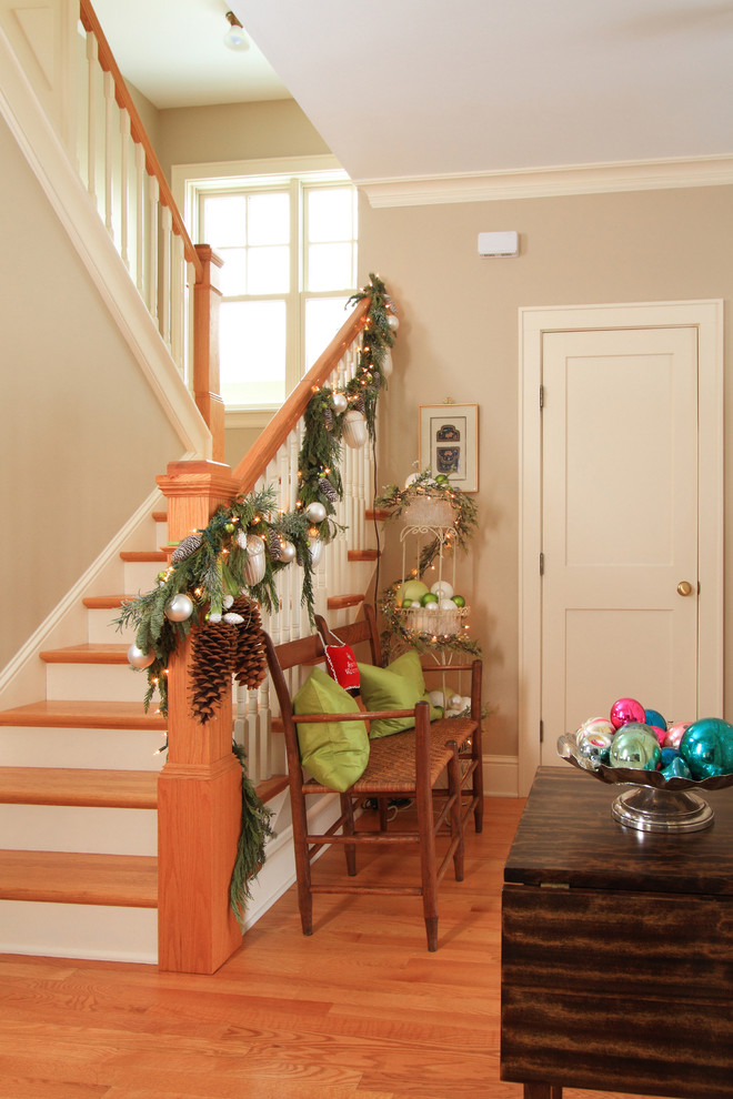 beautiful-christmas-stairs-decoration-ideas-11