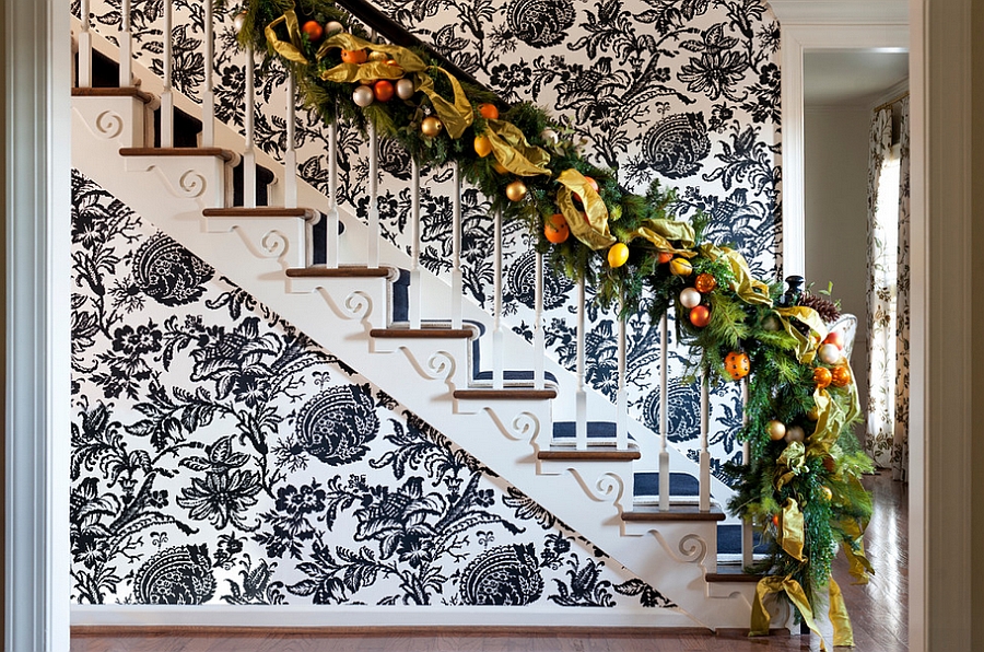 beautiful-christmas-stairs-decoration-ideas-12