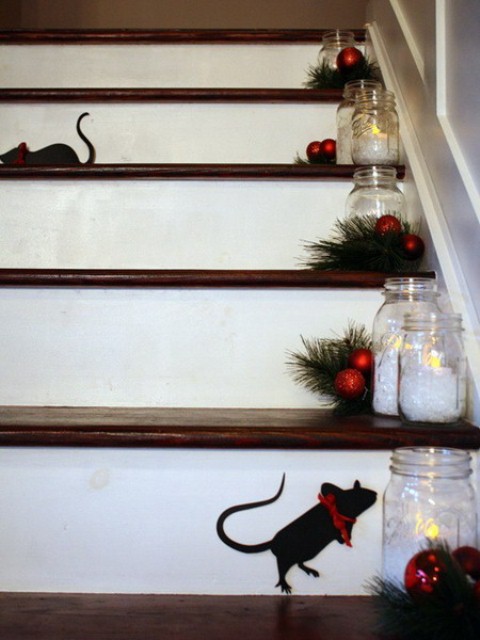 beautiful-christmas-stairs-decoration-ideas-7