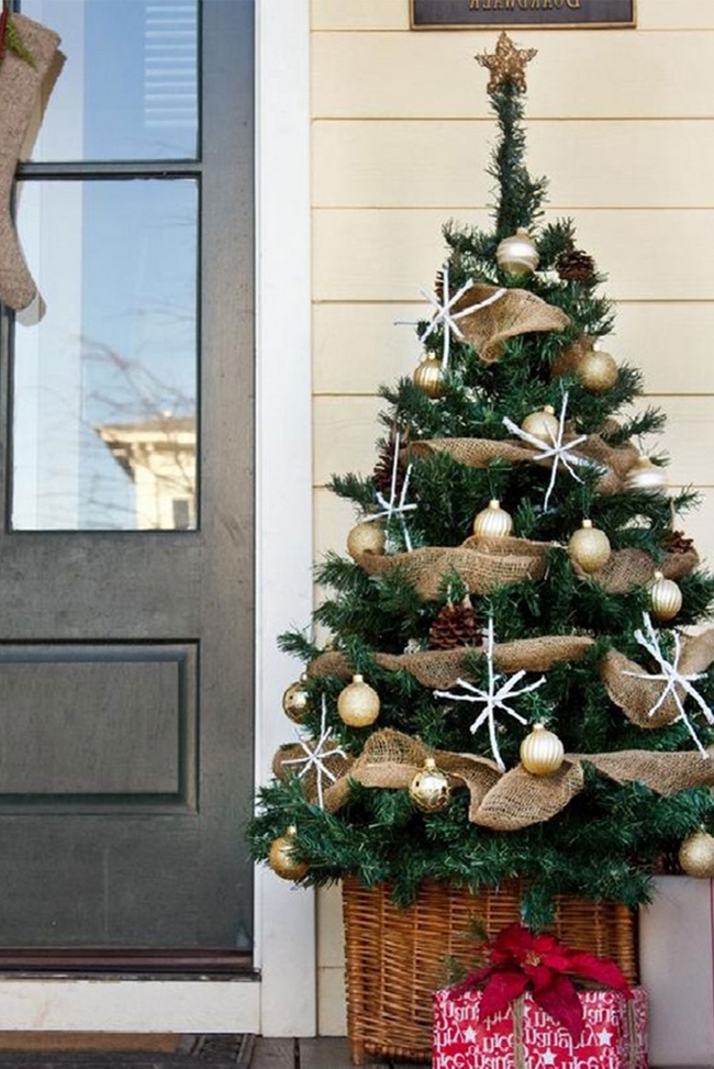 christmas-decorations-front-door-ideas-16
