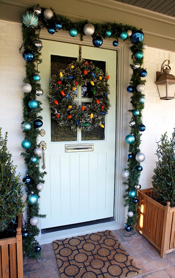 christmas-decorations-front-door-ideas-28