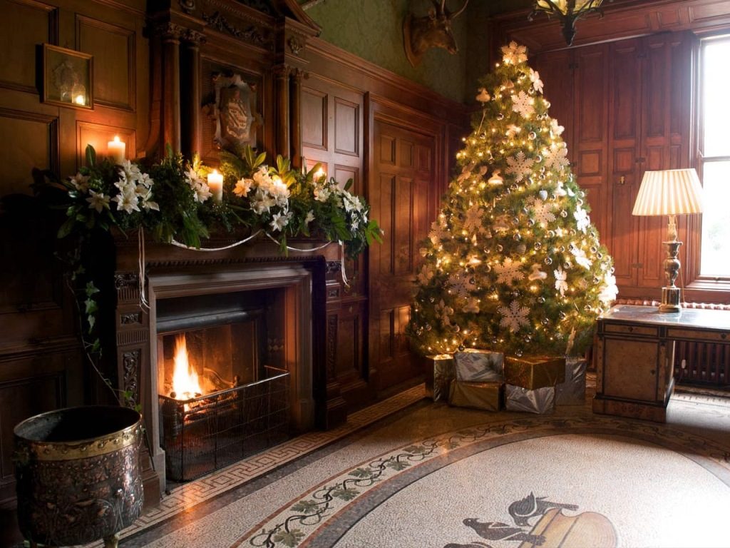 christmas-living-room-decorating-ideas-19