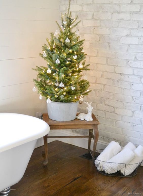 christmas-tree-bathroom-design