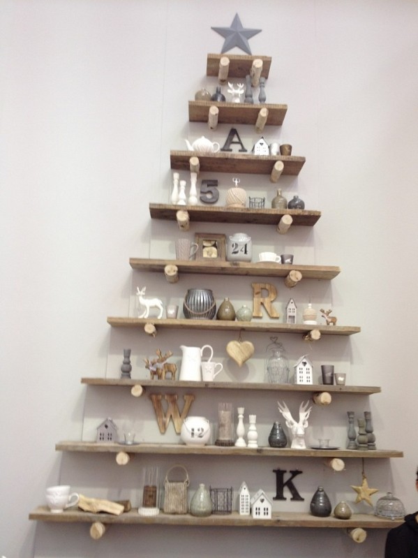 creative-wooden-shelf-christmas-tree
