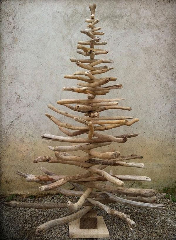 diy-driftwood-christmas-tree