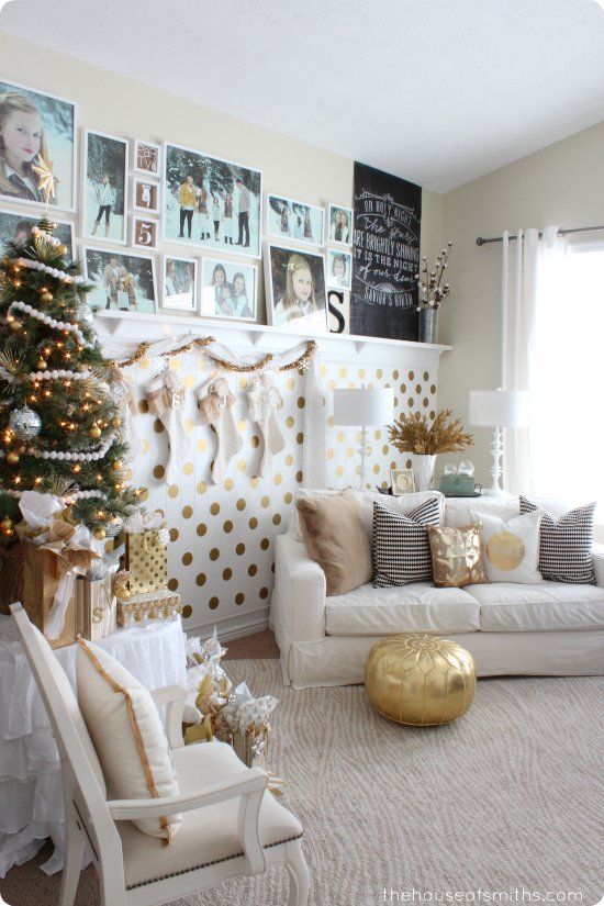 living-room-gold-christmas-decoration