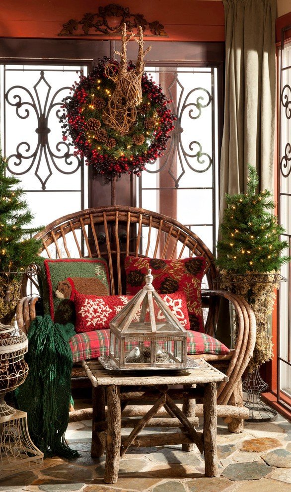 rustic-porch-christmas-wreath-decoration