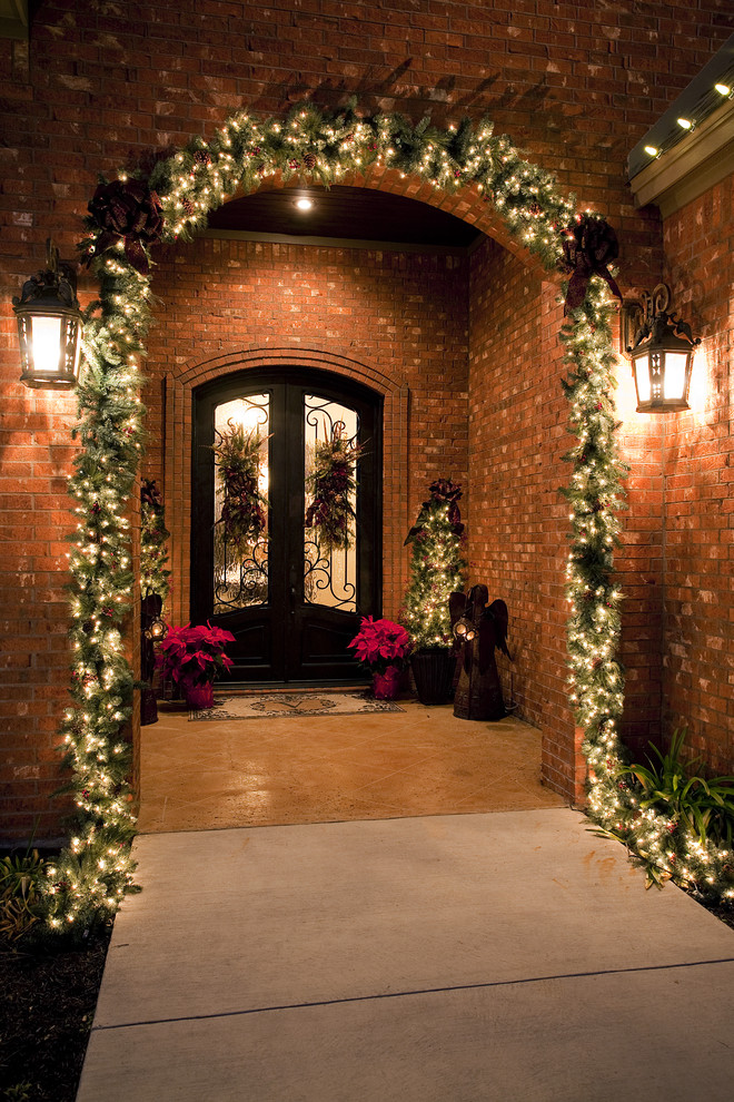 traditional-front-porch-christmas