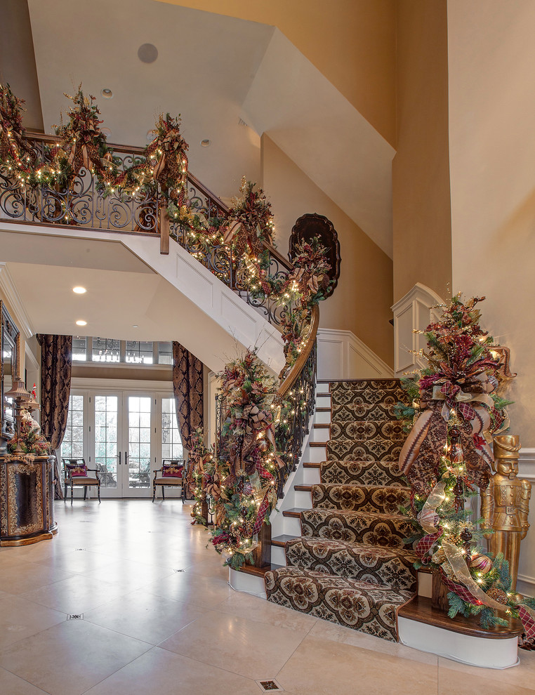 traditional-staircase-christmas-decoration