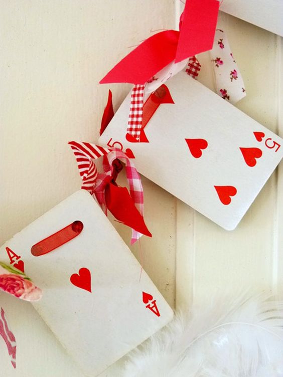 diy-playing-cards-decoration