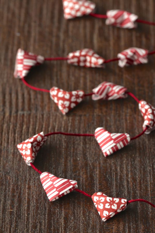 diy-origami-heart-garland