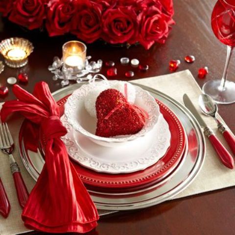 fresh-red-valentines-day-decoration-ideas-11